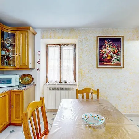 Il Tiglio All'ombra Del Tiglio, C'e Il Bosco Мелаццо
